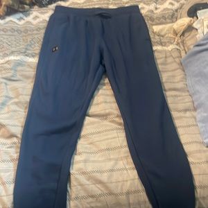 NWT size large under armour joggers